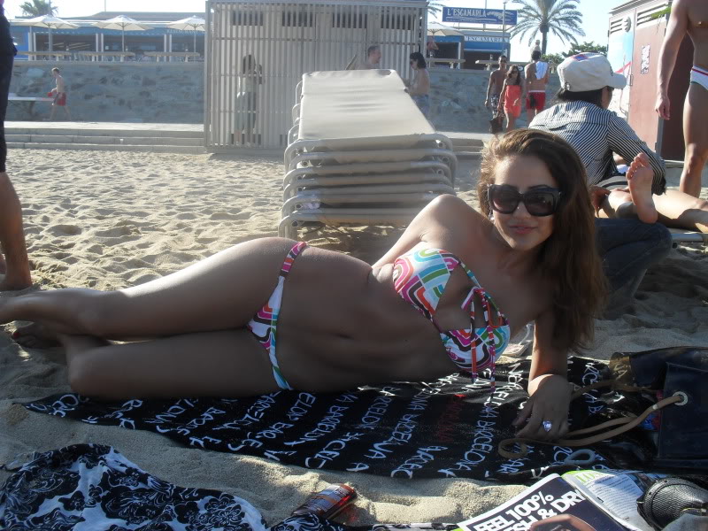 barceloneta beach, hottie