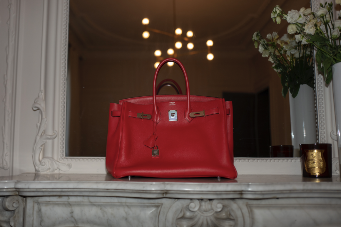 REVIEWING MY HERMÈS BIRKIN 25 VS 30 SIZE  WHAT FITS, MODSHOTS, PROS & CONS  **WHICH ONE IS BETTER** 