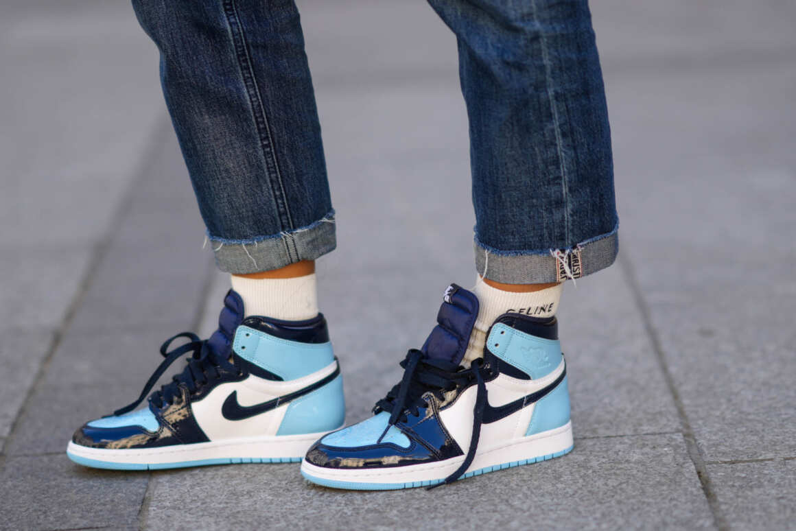 Blue chill jordan 1 on feet best sale