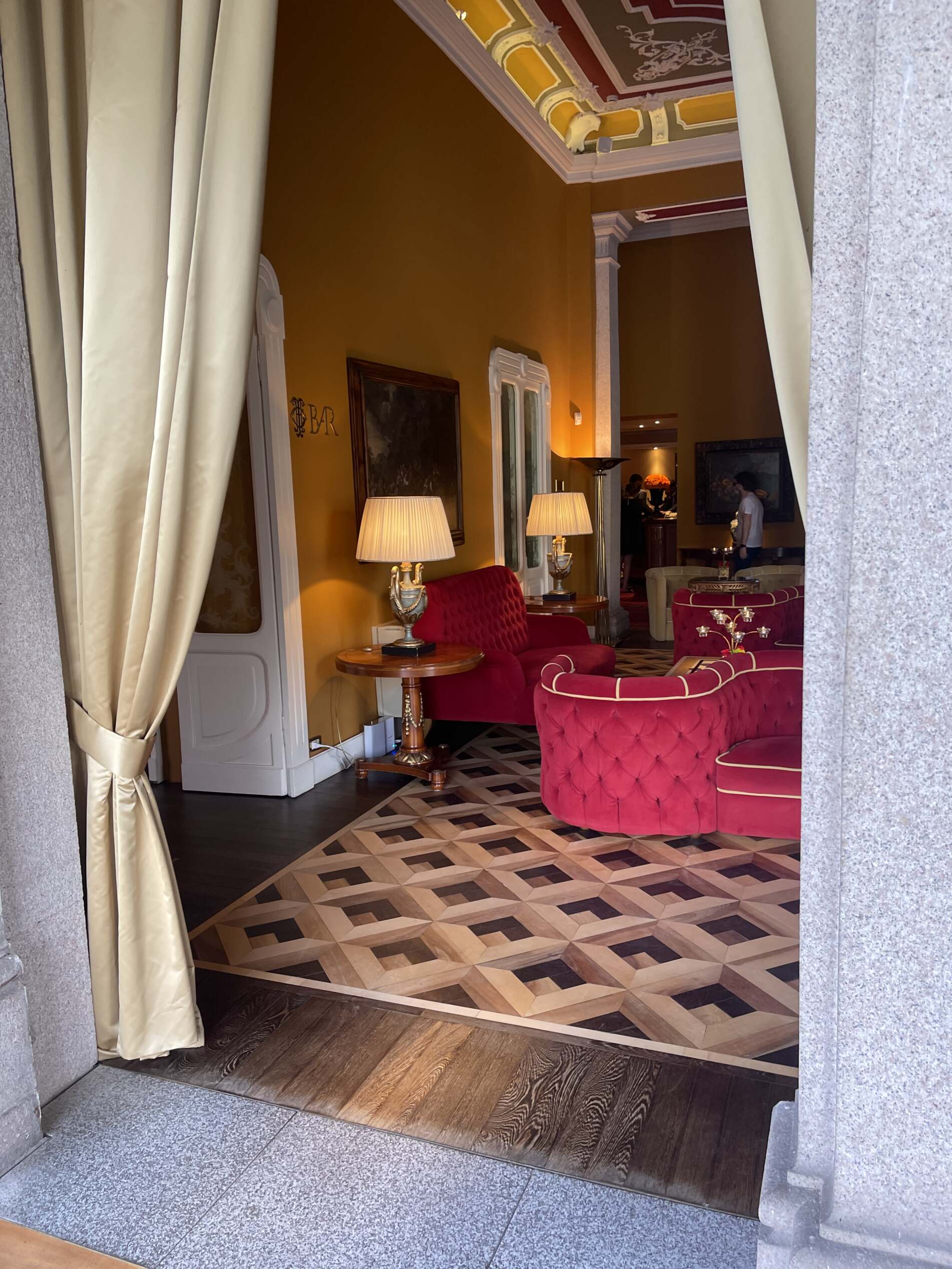 Lake-Como-Hotels-and-Restaurants-Guide Lake-Como-Hotels-and-Restaurants-Guide