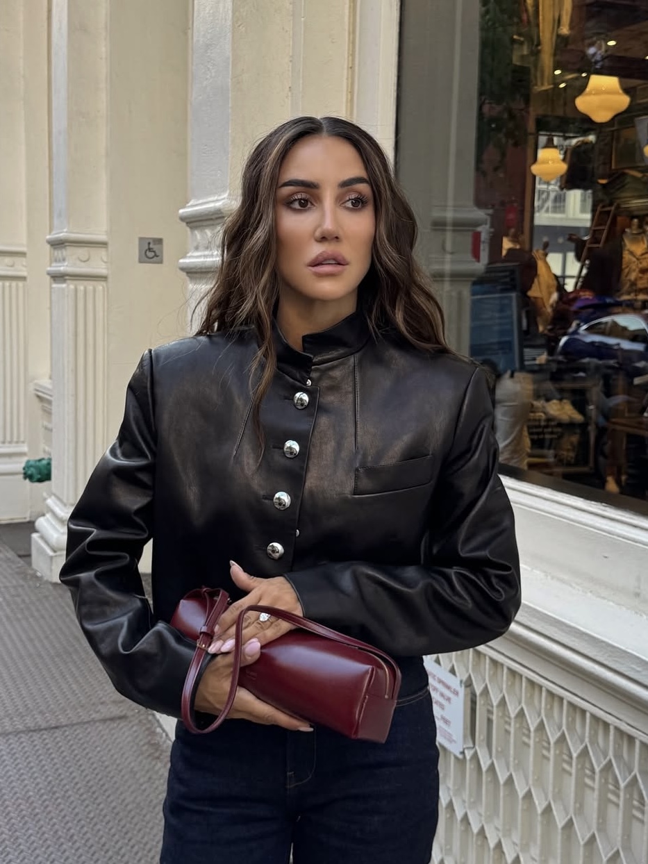 What-is-in-my-Travel-Makeup-Bag-Tamara-Kalinic What-is-in-my-Travel-Makeup-Bag-Tamara-Kalinic