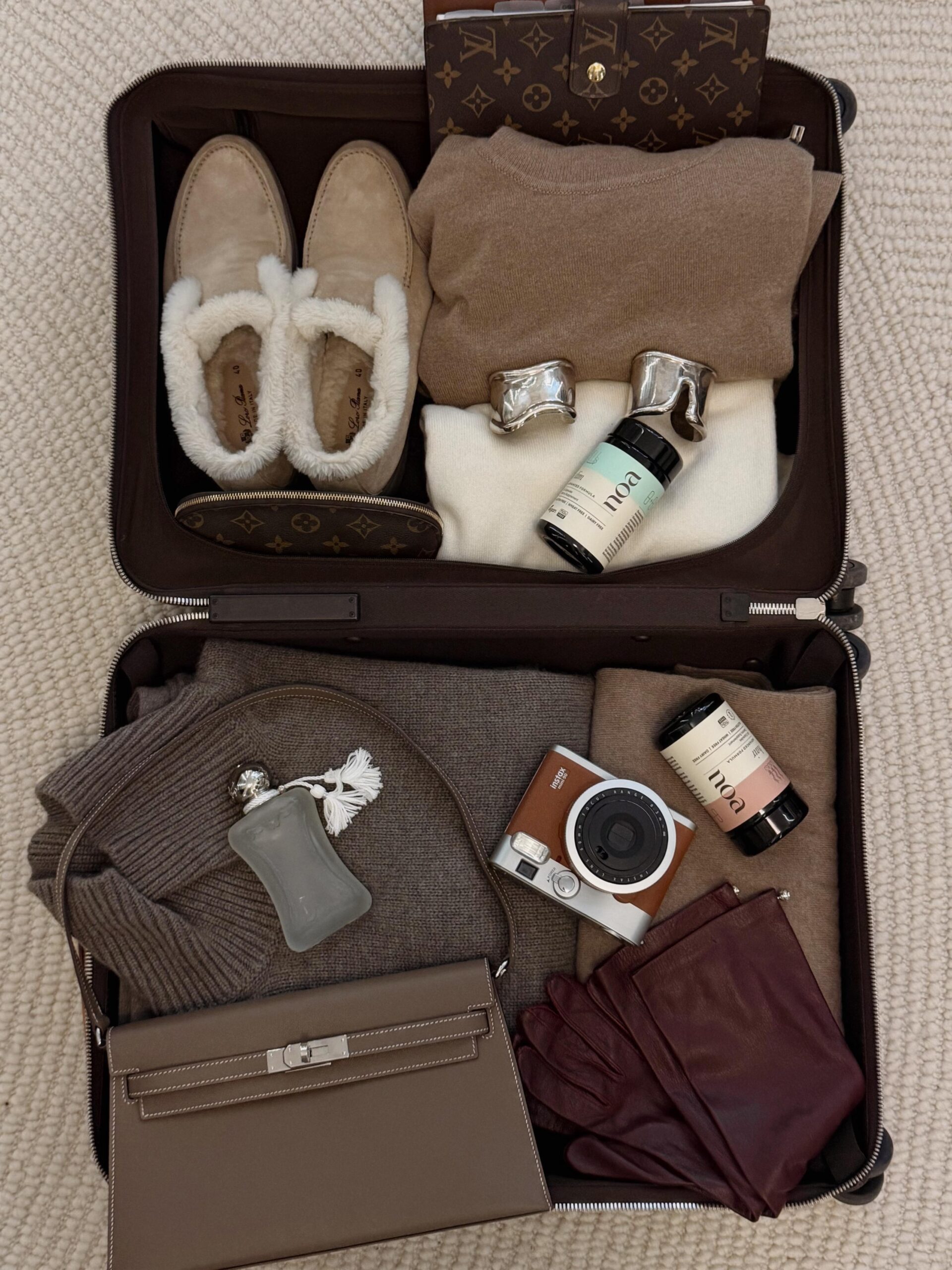 Hand-Luggage-Essentials